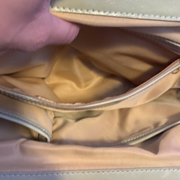 Very unique bag by Suzanne Nichole. Used two times with tag unzips aroun… - Picture 5 of 9